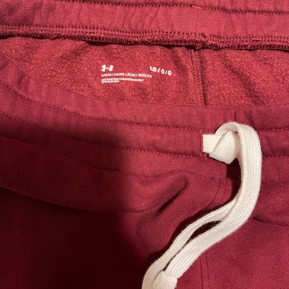 Under Armour sweats burgundy size large